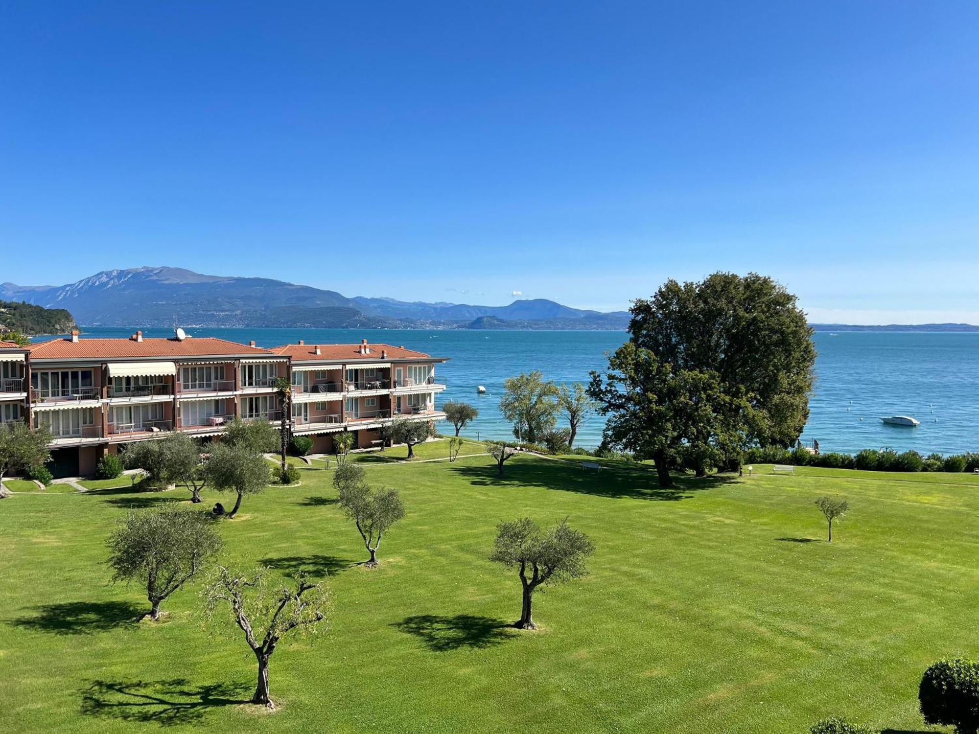 On The Beach Lake View Manerba del Garda Exteriör bild