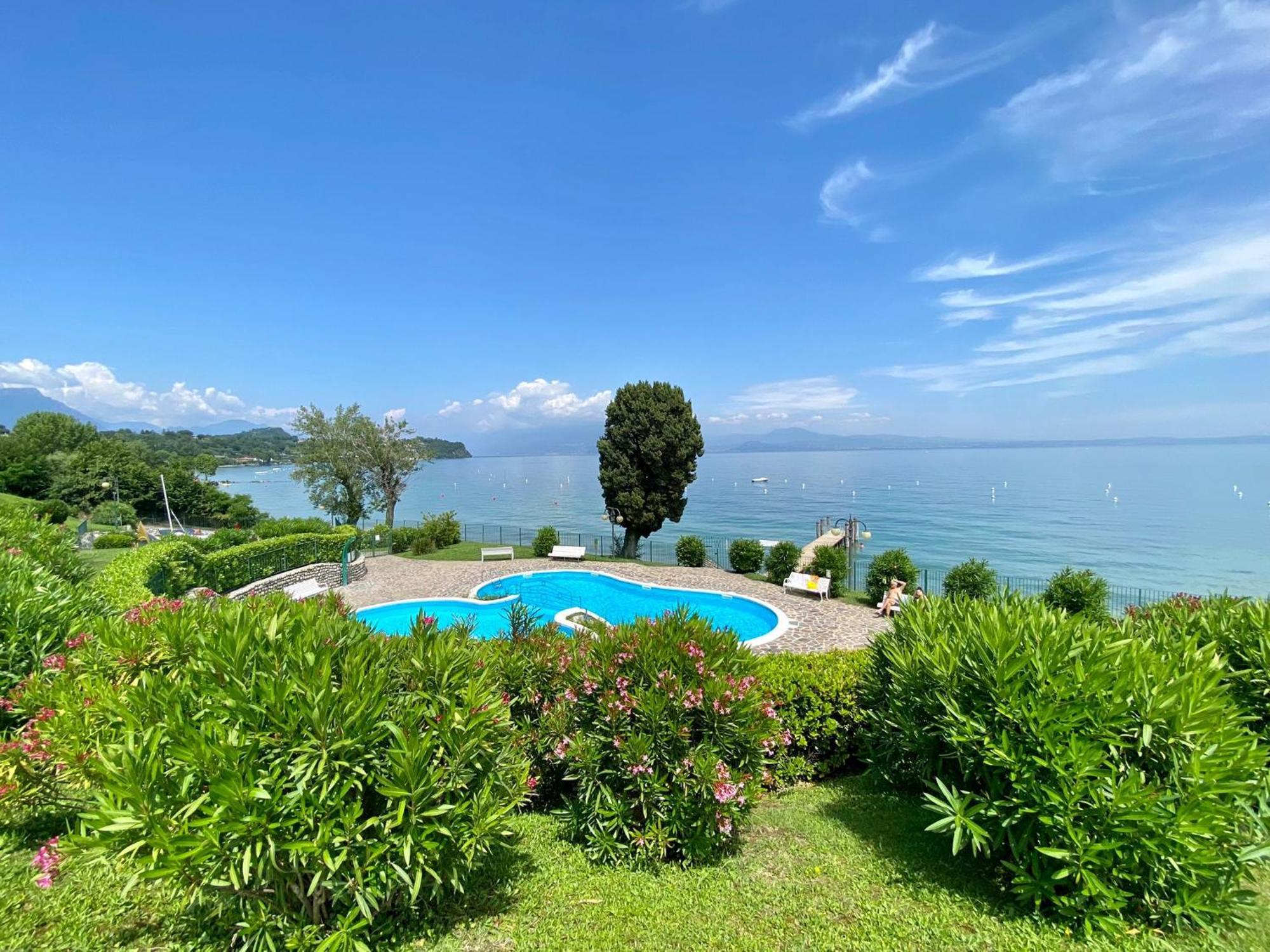 On The Beach Lake View Manerba del Garda Exteriör bild